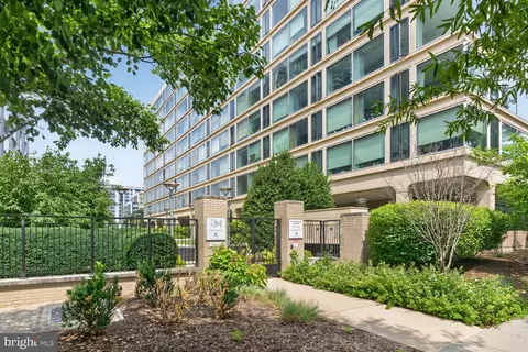 1101 3rd St SW #713, Washington, DC 20024