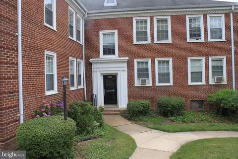 2703 31st St SE #B280, Washington, DC 20020