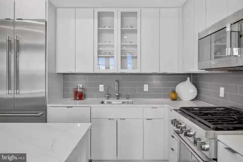 300 8th St NE #PH502, Washington, DC 20002 photo 13