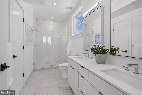 300 8th St NE #PH502, Washington, DC 20002 photo 21