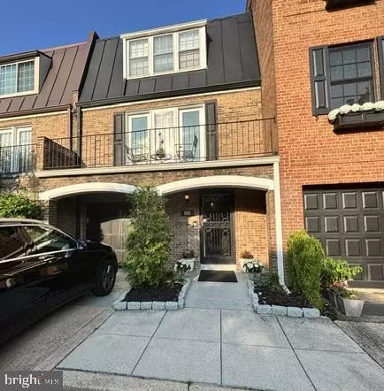 608 6th Pl SW, Washington, DC 20024