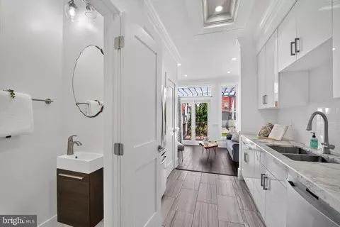 Entry Way - 615 11th St NE, Washington, DC 20002 photo 6 of 12
