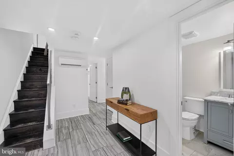 Entry Way - 615 11th St NE, Washington, DC 20002 photo 11 of 12