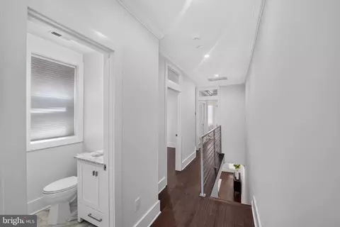 Entry Way - 615 11th St NE, Washington, DC 20002 photo 8 of 12