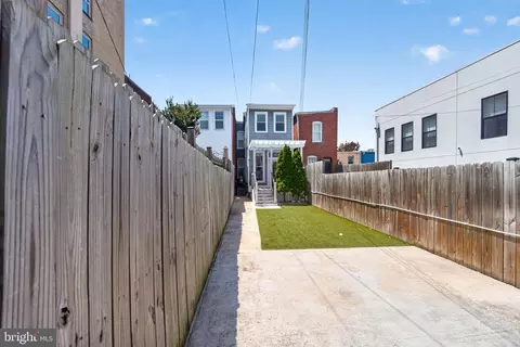 Exterior - 615 11th St NE, Washington, DC 20002 photo 6 of 7