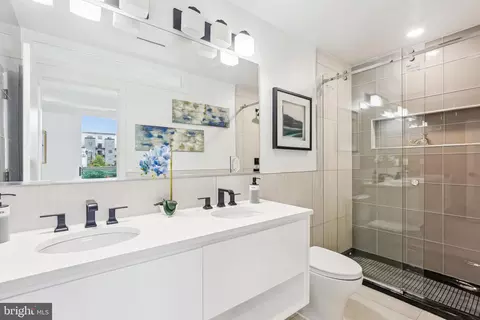 Bath - 304 K St NE #1, Washington, DC 20002 photo 2 of 6
