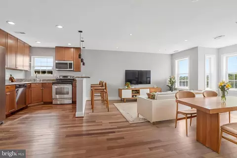 911 Kennedy St NW #11, Washington, DC 20011