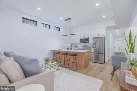 1012 17th Pl NE #TWO, Washington, DC 20002 photo 2
