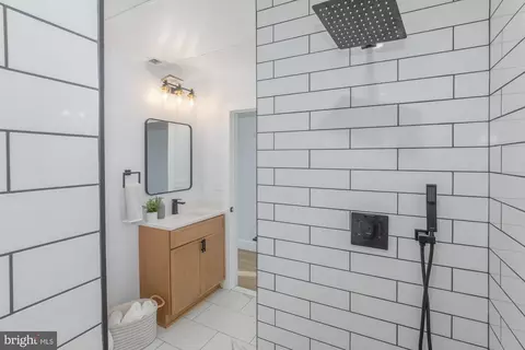 1012 17th Pl NE #TWO, Washington, DC 20002 photo 9