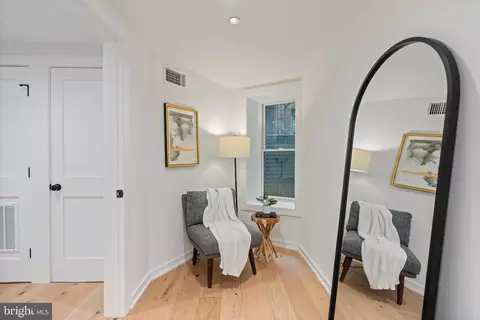 Entry Way - 131 11th St NE #A, Washington, DC 20002 photo 3 of 3