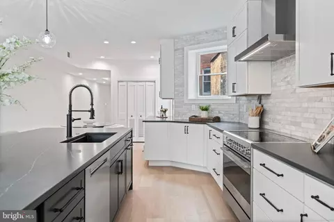 Kitchen - 131 11th St NE #PH, Washington, DC 20002 photo 4 of 5