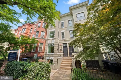 Exterior - 131 11th St NE #B, Washington, DC 20002 photo 2 of 7