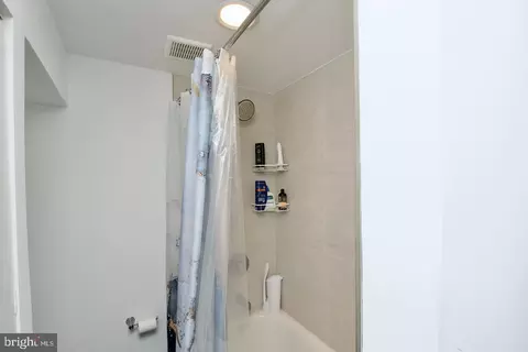 Bath - 1702 Lang Pl NE, Washington, DC 20002 photo 5 of 5