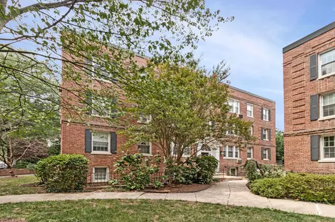 4491 NW Macarthur Blvd NW #102, Washington, DC 20007