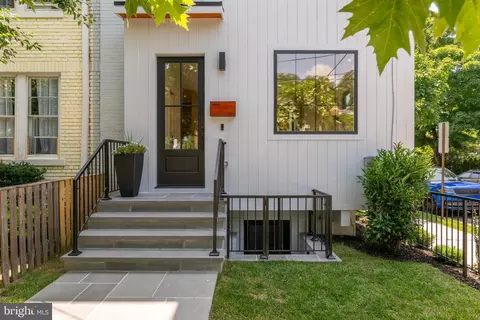 3554 T St NW, Washington, DC 20007