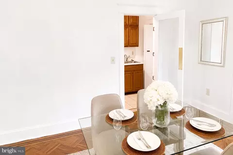 Dining - 1126 I St NE, Washington, DC 20002 photo 4 of 5
