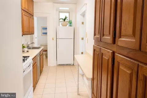 Entry Way - 1126 I St NE, Washington, DC 20002 photo 3 of 7