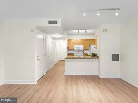 616 E St NW #407, Washington, DC 20004 photo 12