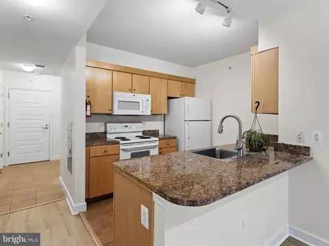 616 E St NW #407, Washington, DC 20004 photo 5