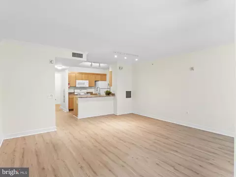 616 E St NW #407, Washington, DC 20004 photo 9