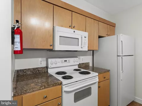 616 E St NW #407, Washington, DC 20004 photo 7