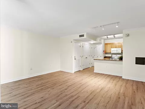 616 E St NW #407, Washington, DC 20004 photo 11