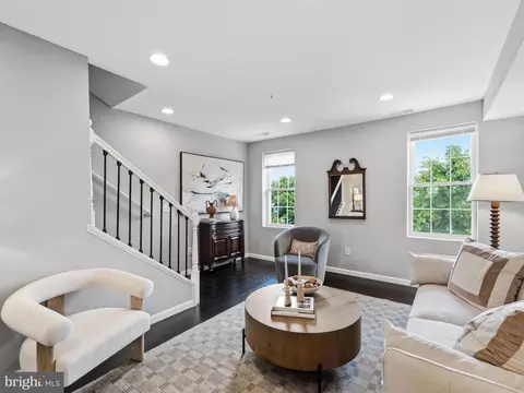 1705 D St SE #2, Washington, DC 20003