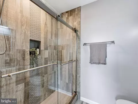 Bath - 1705 D St SE #2, Washington, DC 20003 photo 3 of 4