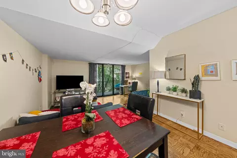 2201 L St NW #518, Washington, DC 20037