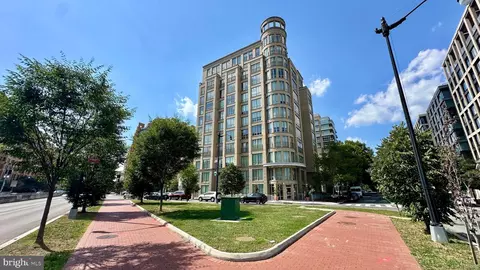 301 Massachusetts Ave NW #902, Washington, DC 20001