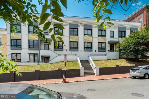 2422 17th St NW #203, Washington, DC 20009