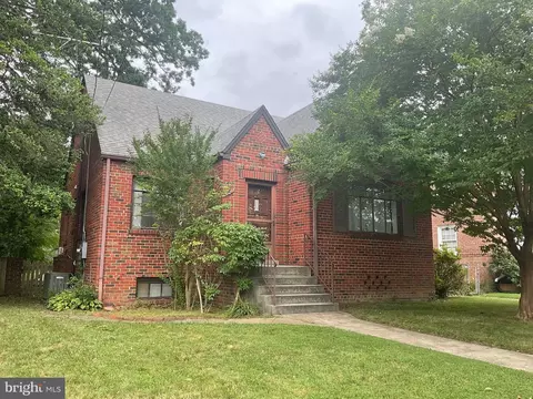 405 Van Buren St NW, Washington, DC 20012