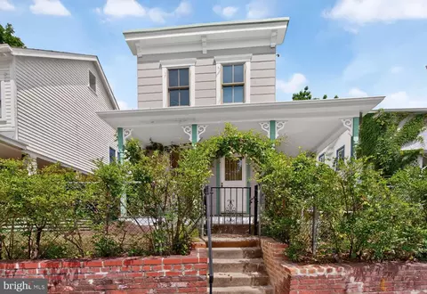 4430 Grant Rd NW, Washington, DC 20016