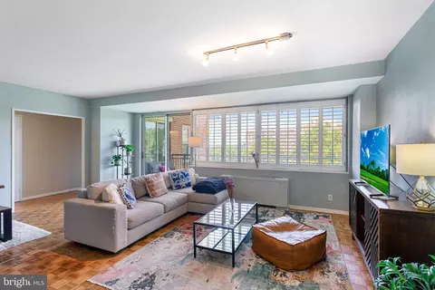 3900 Watson Pl NW #B-6D, Washington, DC 20016