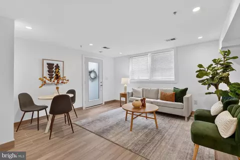 200 Hamilton St NW #6, Washington, DC 20011