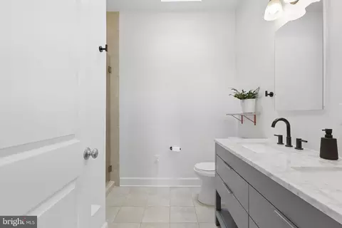Bath - 1710 3rd NE, Washington, DC 20002 photo 3 of 5