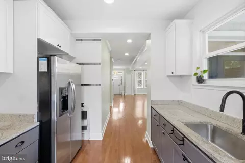 Entry Way - 1710 3rd NE, Washington, DC 20002 photo 2 of 6