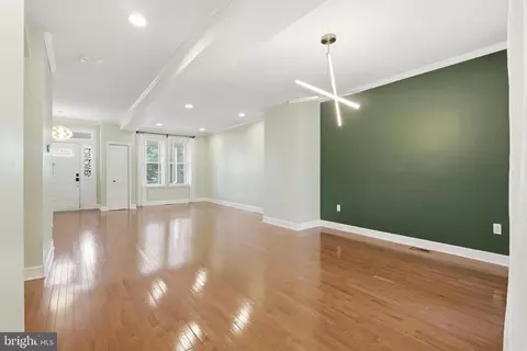 Living - 1710 3rd NE, Washington, DC 20002 photo 4 of 5