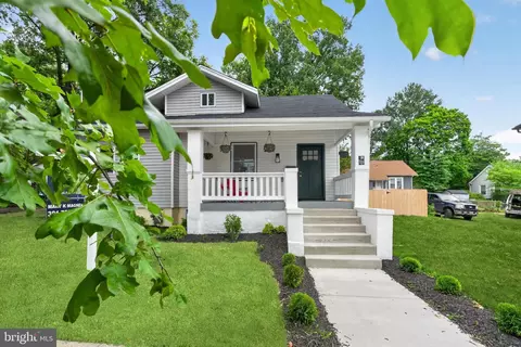 1004 Shepherd St NE, Washington, DC 20017