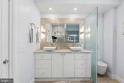 Bath - 3624 Davis St NW, Washington, DC 20007 photo 2 of 3