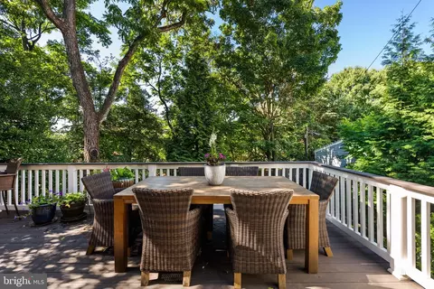 Exterior - 3624 Davis St NW, Washington, DC 20007 photo 4 of 6