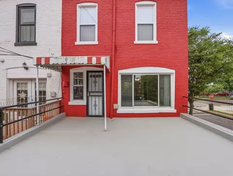 Exterior - 140 U St NE, Washington, DC 20002 photo 4 of 5