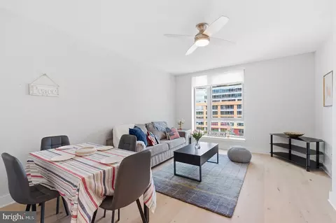 1211 Van St SE #612, Washington, DC 20003