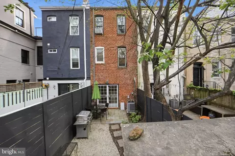 Exterior - 1433 W Street St NW, Washington, DC 20009 photo 4 of 7