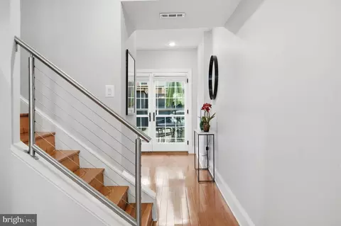 Entry Way - 1433 W Street St NW, Washington, DC 20009 photo 2 of 3