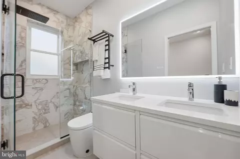 Bath - 1433 W Street St NW, Washington, DC 20009 photo 4 of 4