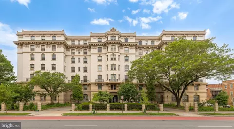 3060 16th St NW #102, Washington, DC 20009