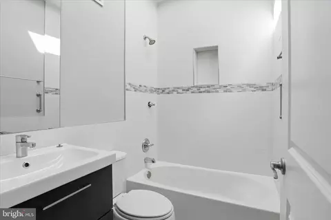 Bath - 1119 Staples St NE, Washington, DC 20002 photo 2 of 3