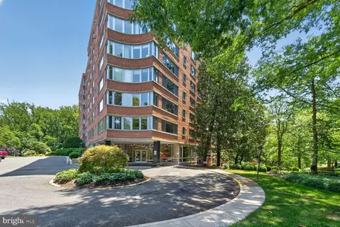 4200 Cathedral Ave NW #912A, Washington, DC 20016