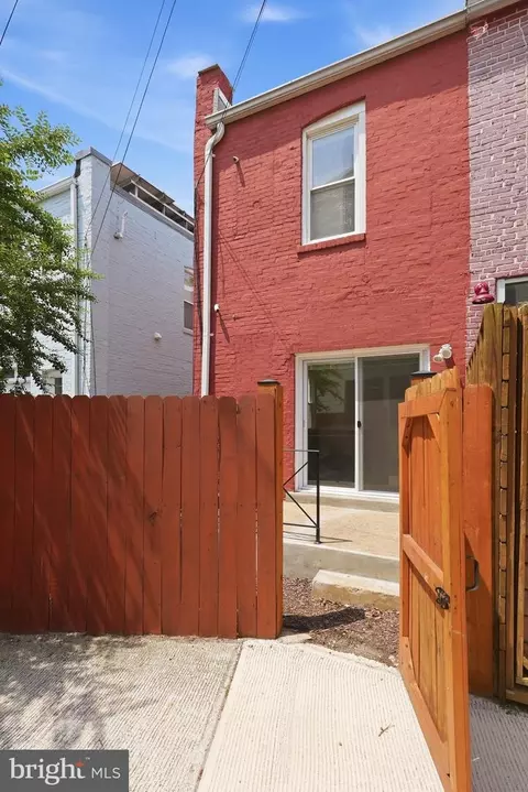 Exterior - 215 15th St NE, Washington, DC 20002 photo 8 of 9